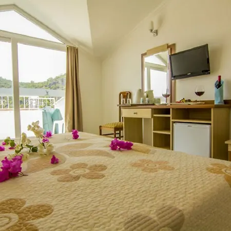 Turquoise Hotel 4*